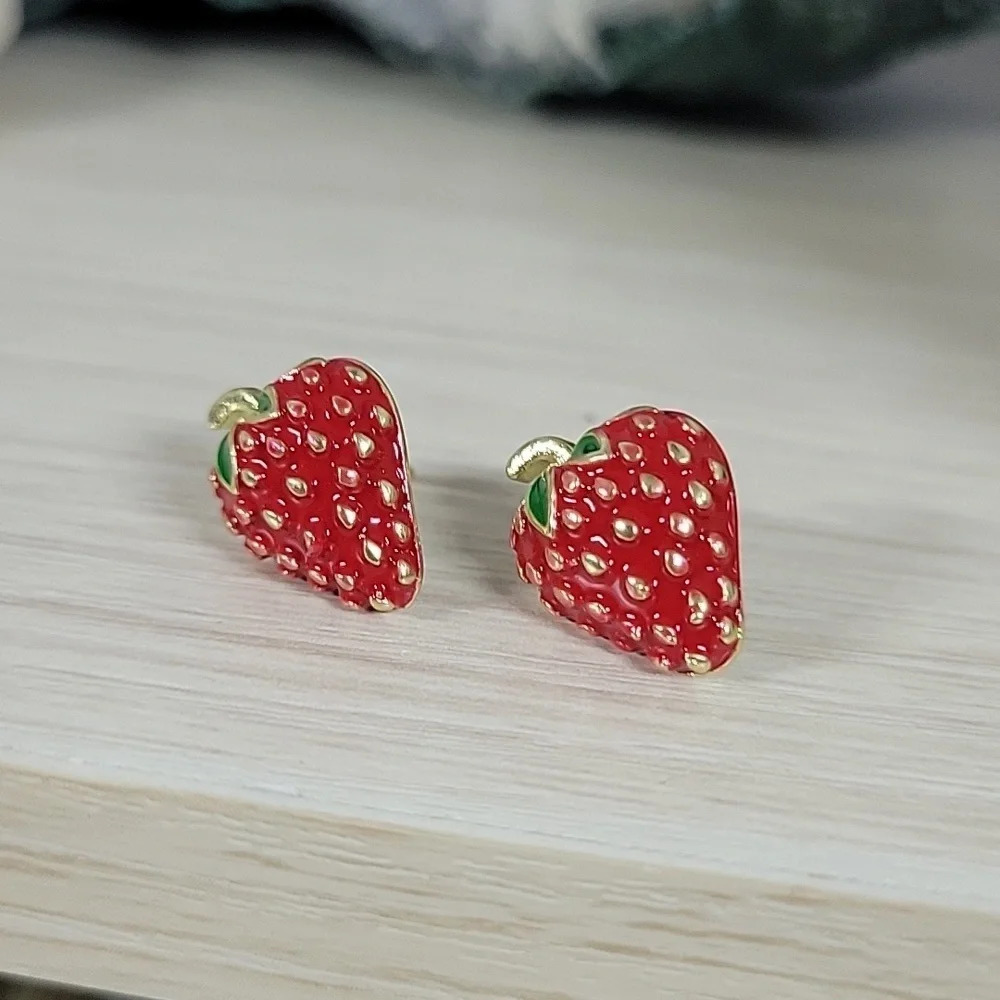 Strawberry Stud Earrings, 925 posts - Picture 4 of 5